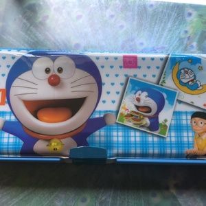 Doreaman pencil box